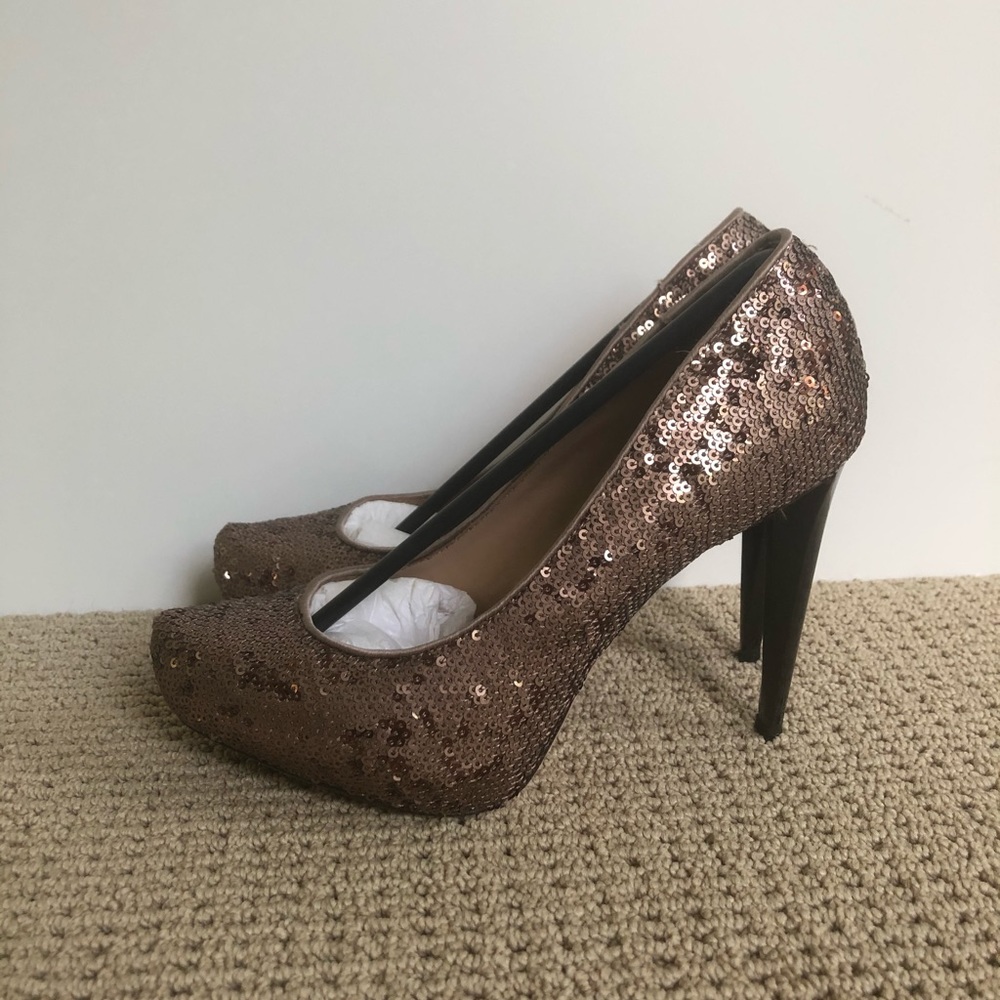 BCBGMaxazaria Rose Gold Sequin Heels in Size 6.5